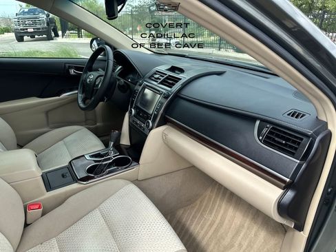 Used 2014 Toyota Camry XLE w/ Convenience Package image 15