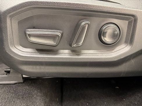 Used 2023 Toyota Tundra Limited w/ Power Package AWD/4WD image 13