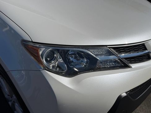 Used 2014 Toyota RAV4 Limited w/ Technology Package AWD/4WD image 20