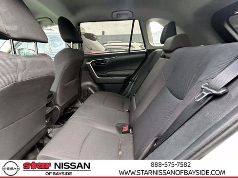 Used 2019 Toyota RAV4 LE image 10