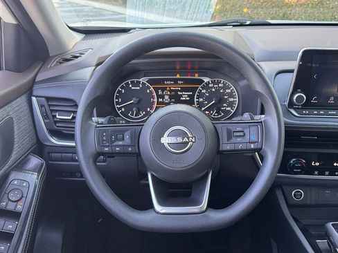 Certified 2023 Nissan Rogue SV FWD image 15