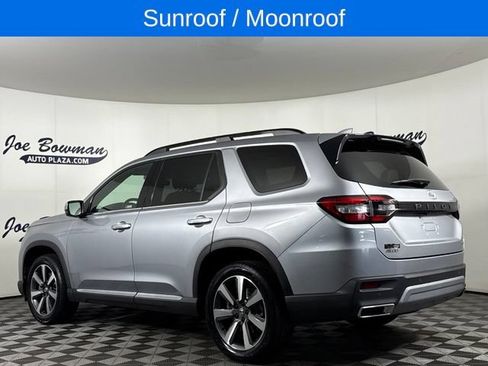 Used 2024 Honda Pilot Touring image 9
