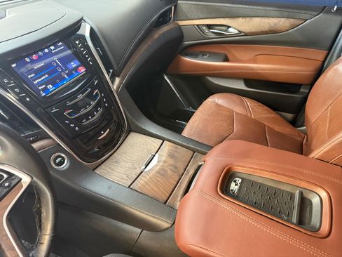Used 2016 Cadillac Escalade ESV Luxury image 51