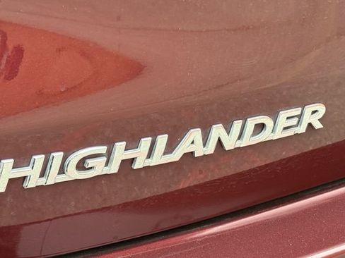 Used 2018 Toyota Highlander Limited image 11