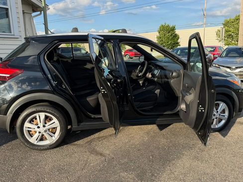 Used 2019 Nissan Kicks S w/ Exterior Package FWD image 25