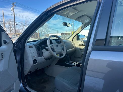 Used 2009 Ford Escape XLS image 11