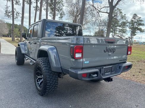 Used 2023 Jeep Gladiator Sport image 5