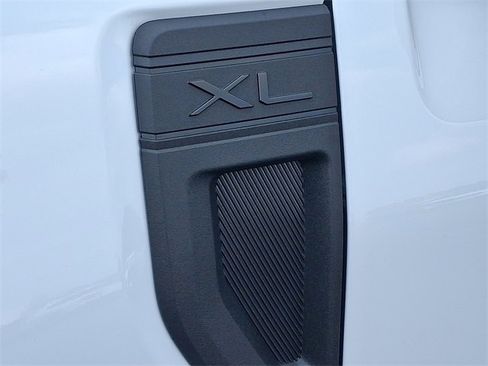 New 2025 Ford Maverick XL image 17