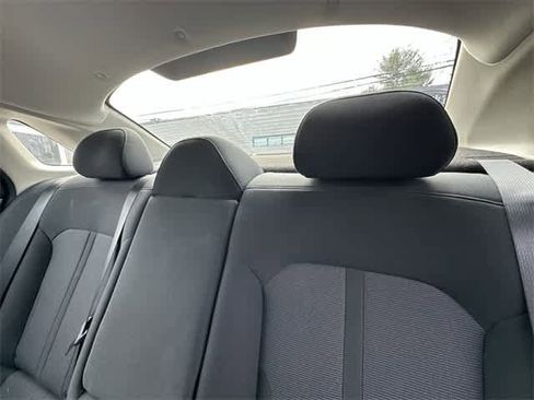 Used 2022 Kia K5 LXS image 14