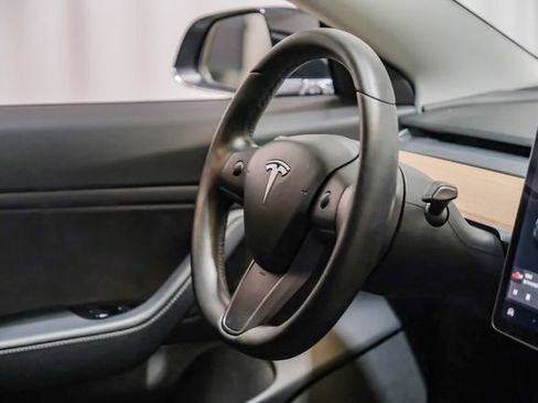 Used 2019 Tesla Model 3 Standard Range Plus image 23