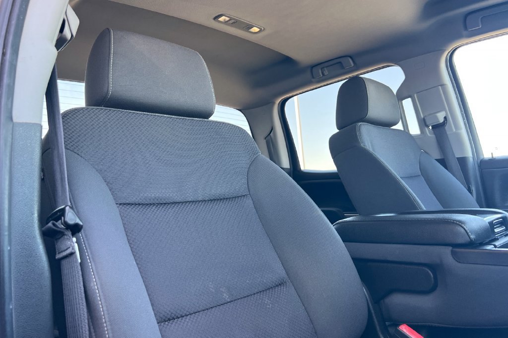 Used 2018 Chevrolet Silverado 1500 LT w/ All Star Edition RWD image 19
