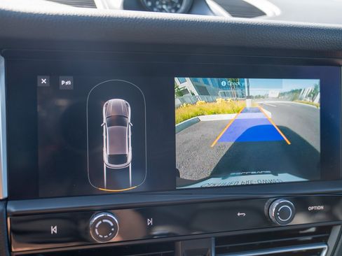 Certified 2024 Porsche Macan AWD/4WD image 20