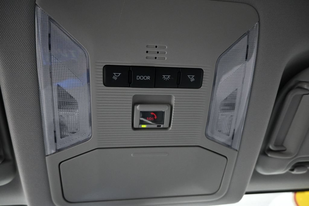 Used 2025 Toyota RAV4 XLE AWD/4WD image 34