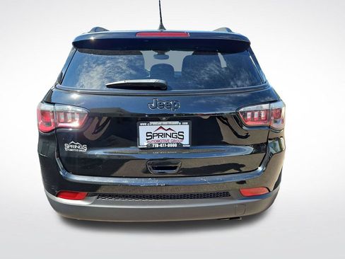 Used 2019 Jeep Compass Latitude FWD image 4