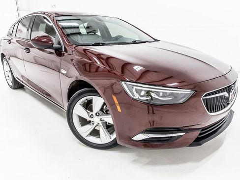 Used 2019 Buick Regal Preferred w/ Driver Confidence Package I image 10