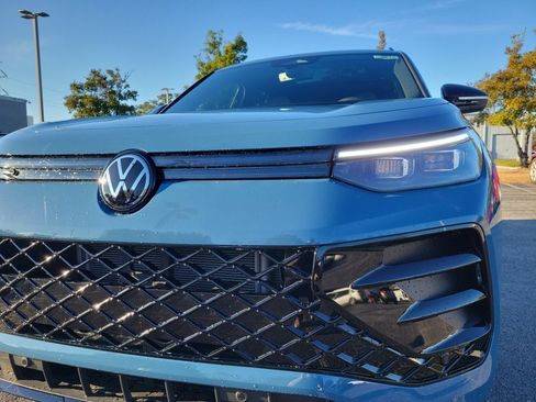 New 2026 Volkswagen Tiguan SE R-Line image 26