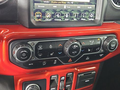 Used 2021 Jeep Gladiator Overland w/ Popular Equipment Package AWD/4WD image 28