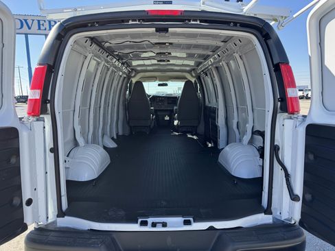 New 2026 Chevrolet Express 2500 Extended RWD image 12