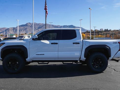 New 2025 Toyota Tacoma TRD Off-Road image 5