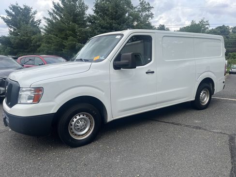 Used 2019 Nissan NV 2500 S w/ Back Door Glass Package RWD image 2