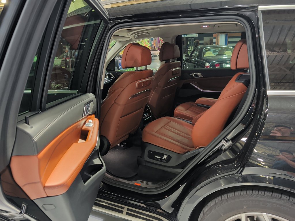Certified 2023 BMW X7 xDrive40i w/ Executive Package AWD/4WD image 13
