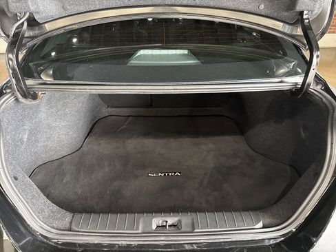 Used 2021 Nissan Sentra SR image 39