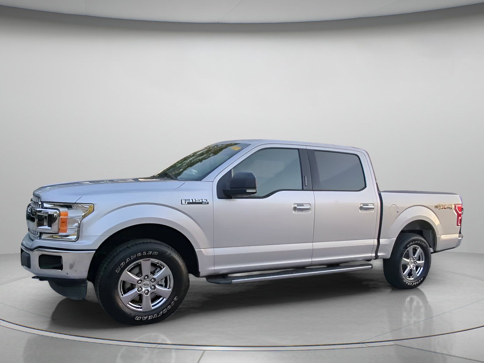 Used 2019 Ford F150 XLT w/ Equipment Group 302A Luxury AWD/4WD image 14