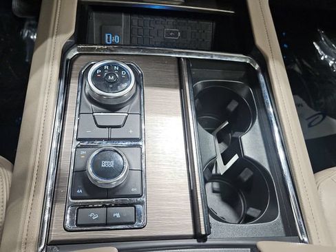 Used 2024 Ford Expedition Limited AWD/4WD image 35