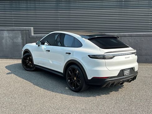 Certified 2023 Porsche Cayenne Turbo GT AWD/4WD image 8
