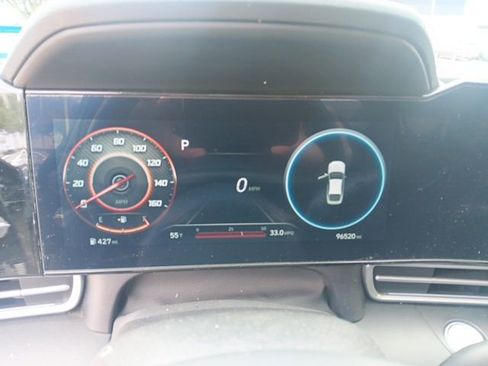 Used 2023 Hyundai Elantra Limited image 2