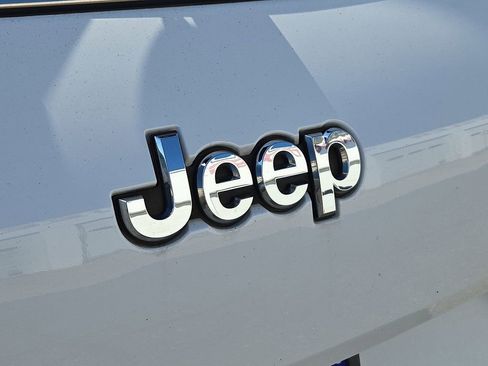 Used 2023 Jeep Grand Cherokee L Limited w/ Luxury Tech Group II image 33