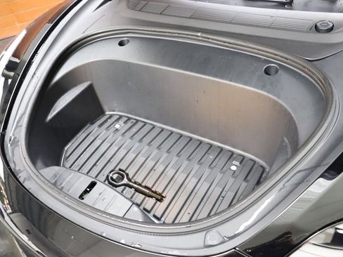 Used 2022 Tesla Model 3 image 13