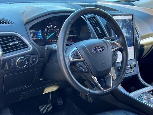 Used 2022 Ford Edge SEL image 17