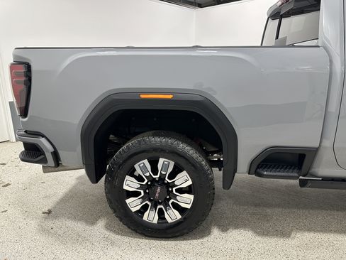 Used 2025 GMC Sierra 3500 AT4 w/ AT4 Premium Plus Package AWD/4WD image 10