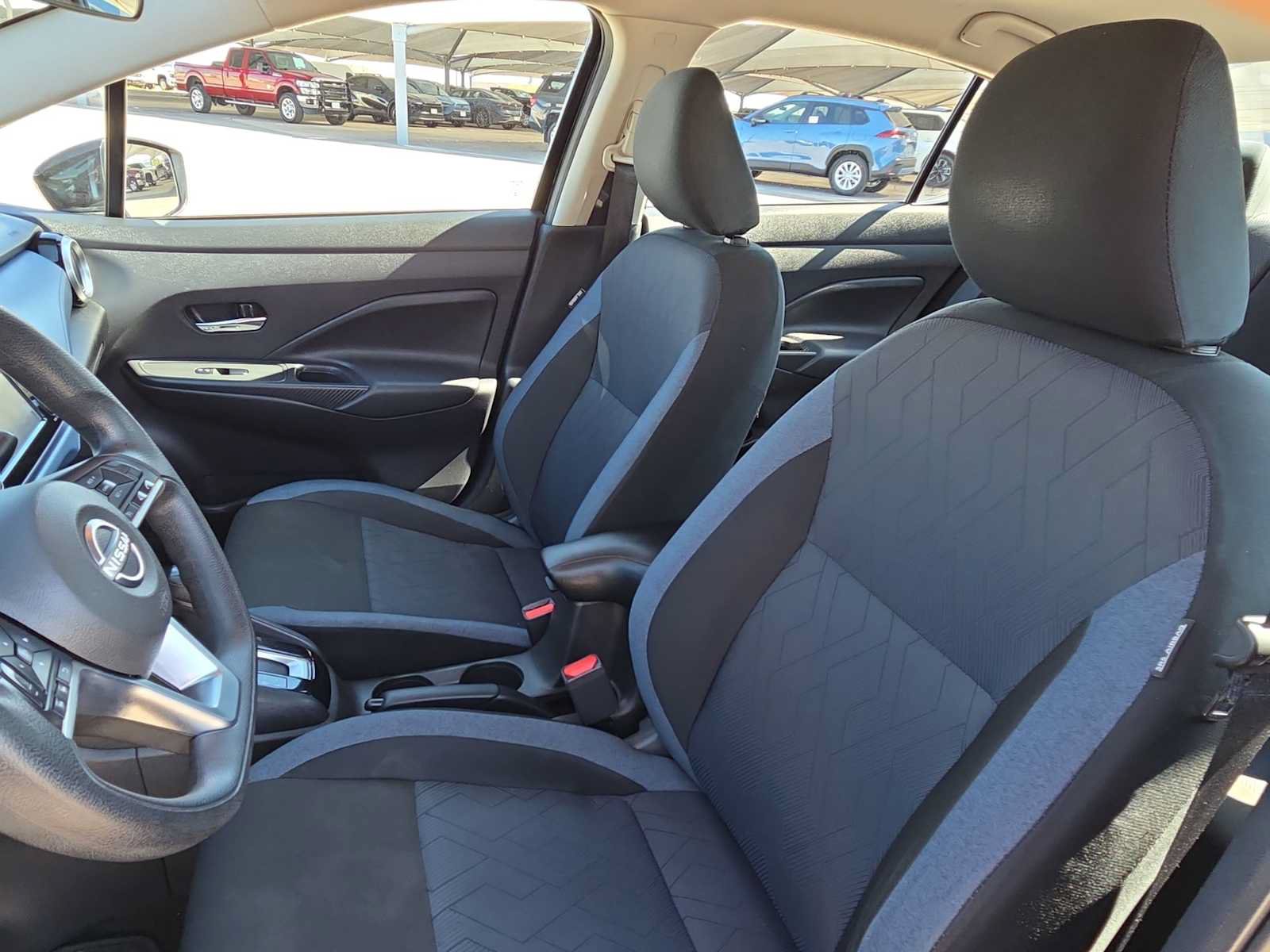 Used 2025 Nissan Versa SV FWD image 15