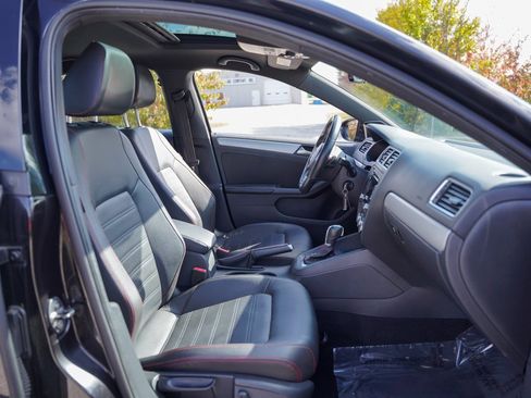 Used 2014 Volkswagen Jetta GLI Autobahn image 32