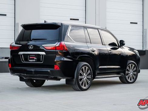 Used 2021 Lexus LX 570 4WD w/ Luxury Package image 52