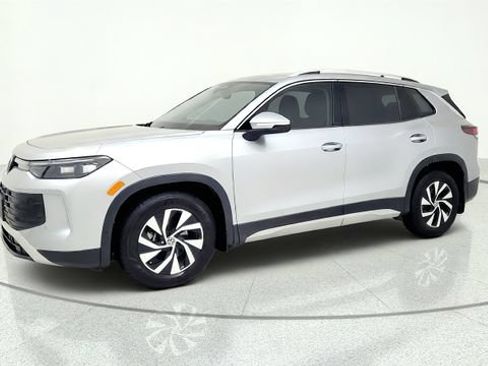 Used 2026 Volkswagen Tiguan S FWD image 4