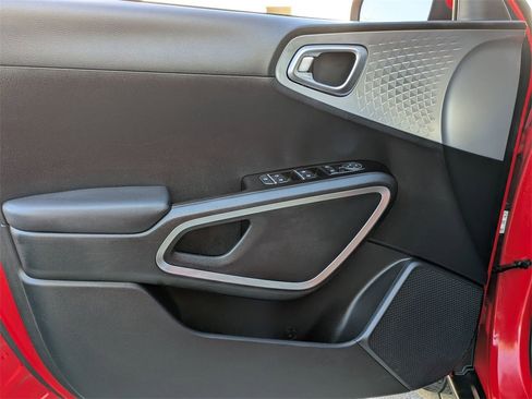 Used 2024 Kia Soul LX w/ Option Group 015 image 11