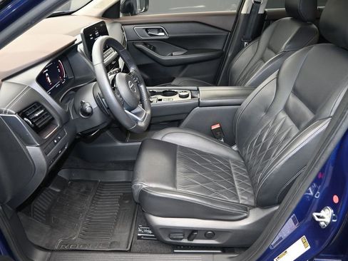 Used 2021 Nissan Rogue Platinum image 16