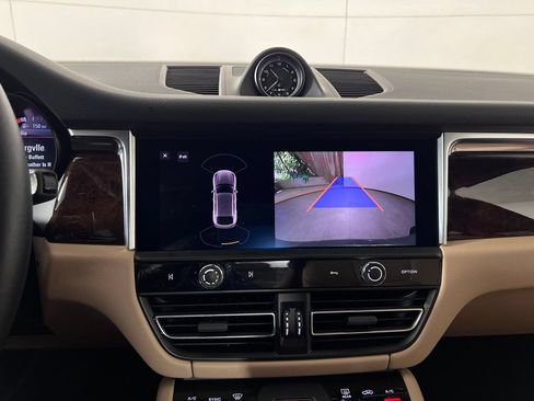 Certified 2023 Porsche Macan S AWD/4WD image 34