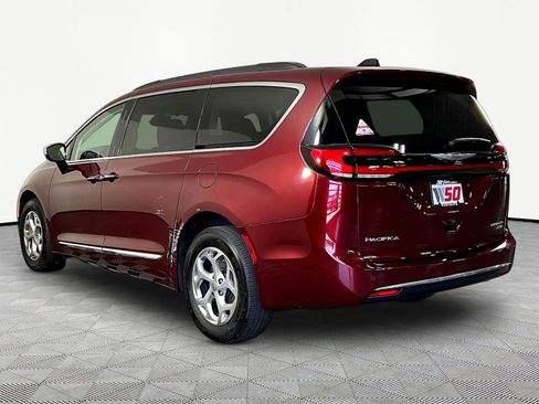 Used 2023 Chrysler Pacifica Limited w/ Uconnect Theater Family Group AWD/4WD image 4
