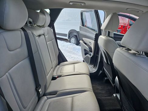 Used 2024 Hyundai Tucson Limited image 11