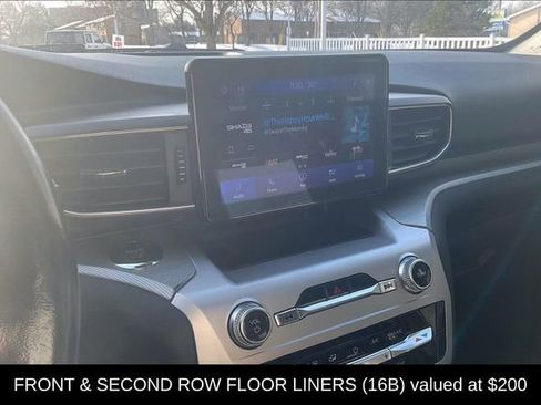 Used 2022 Ford Explorer XLT w/ Equipment Group 202A image 8