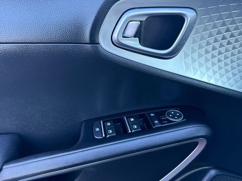 Certified 2024 Kia Soul LX w/ Option Group 015 image 10