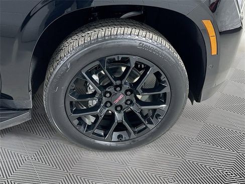 Used 2025 GMC Yukon Elevation image 31