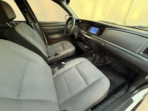 Used 2009 Ford Crown Victoria Police Interceptor image 13