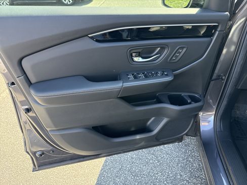 Certified 2025 Honda Pilot EX-L image 14