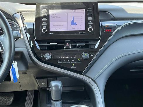 Used 2024 Toyota Camry SE image 20