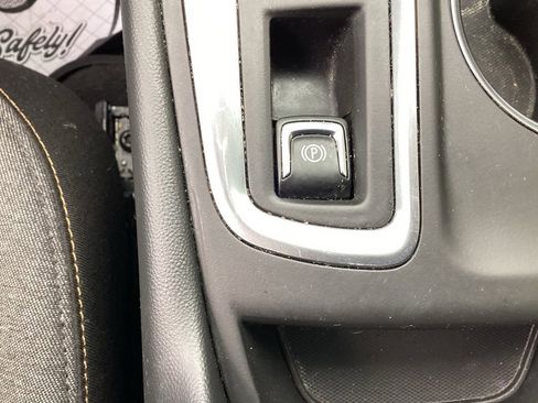 Used 2024 Chevrolet Equinox LT w/ LPO, Floor Liner Package FWD image 38